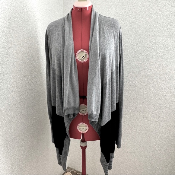 Adrienne Vittadini Drape Front Color Block Cardigan EUC - Picture 1 of 9